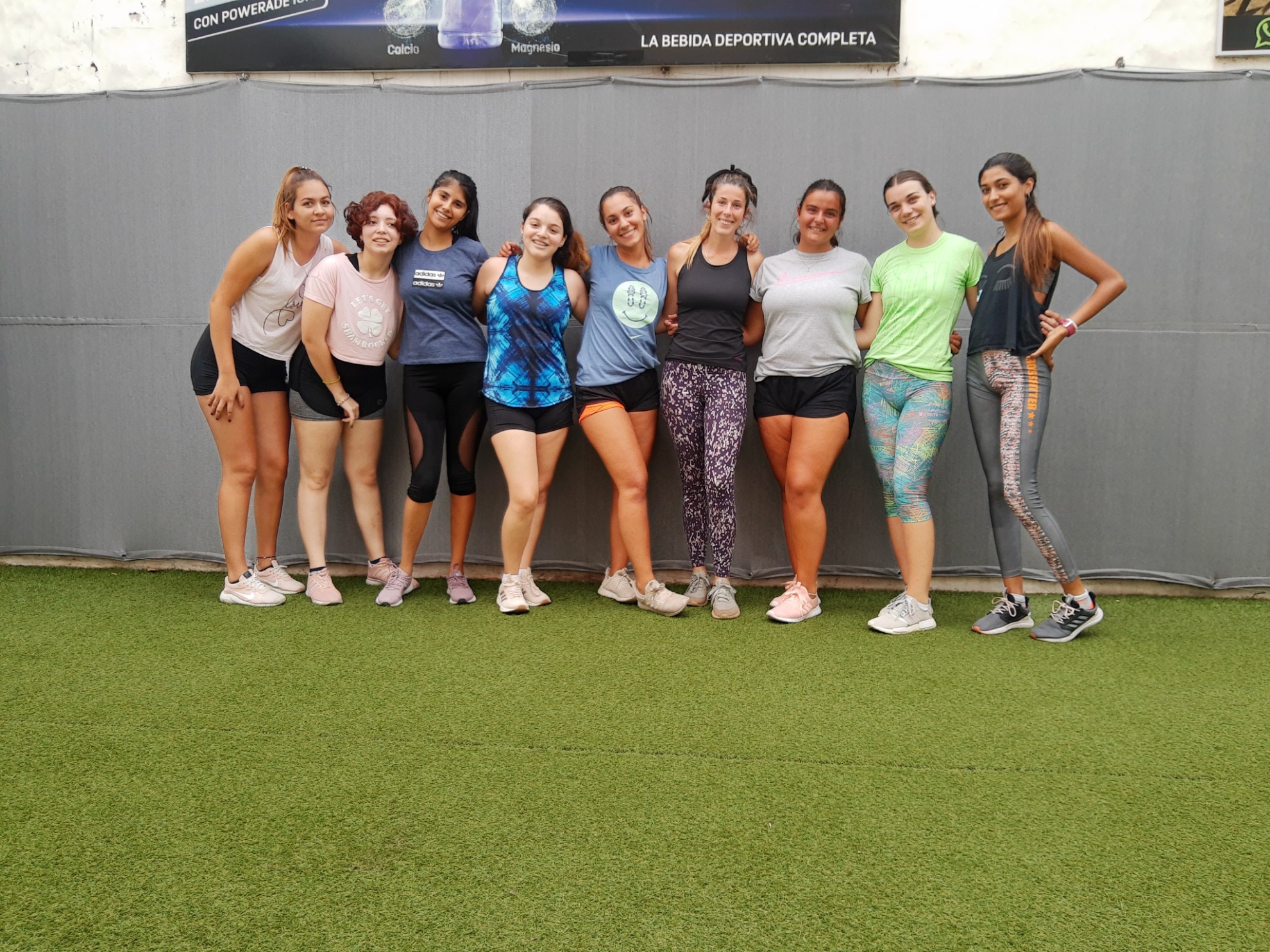 Adolescentes con profe dani.jpg Adolescentes con profe dani.jpg